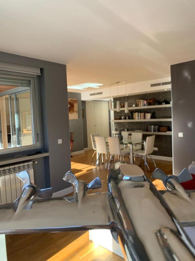 Apartment Luxury Aparment In *